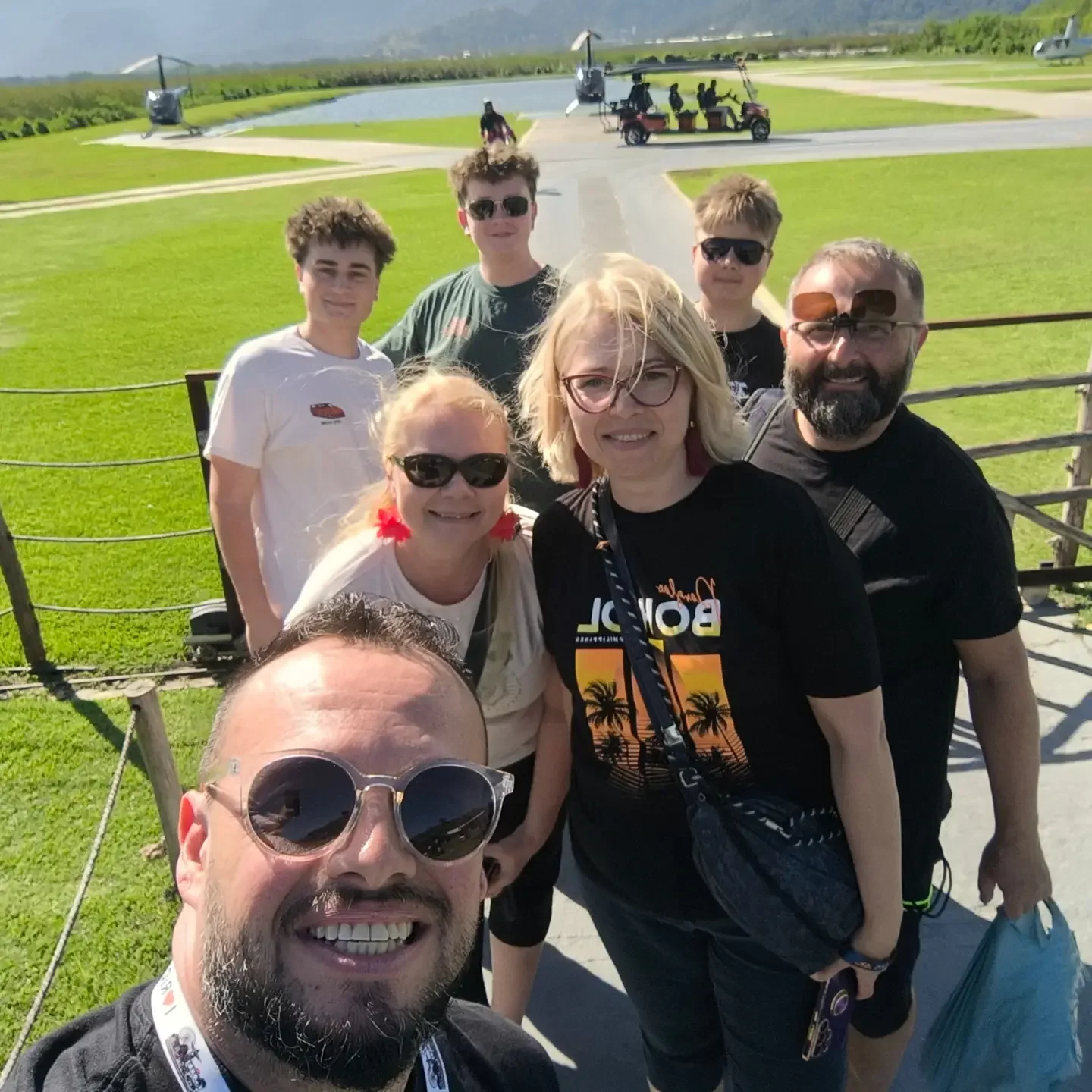 Grupo de turistas em viagem